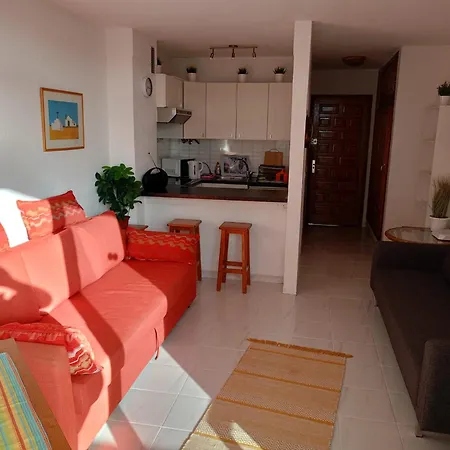 Summerland Apartment *